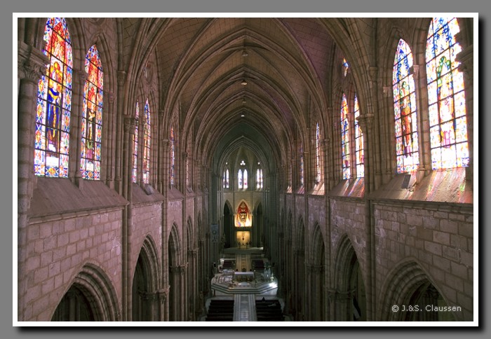 005_J_Quito_Basilica