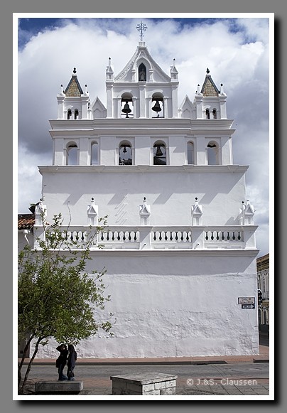 129_J_Cuenca_Kirchenfassade2090