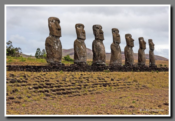 57_SC_Moais_Ahu_Akivi_1762